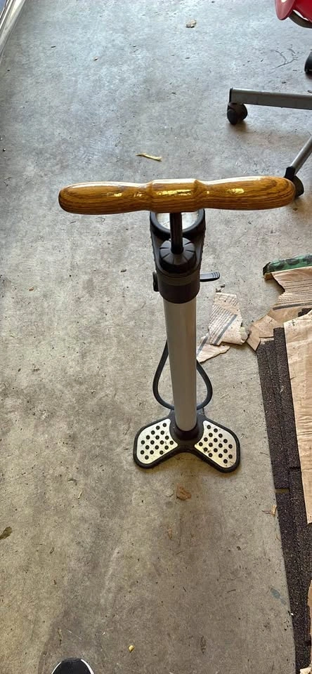 Giyo brand bicycle floor pump with wooden handle