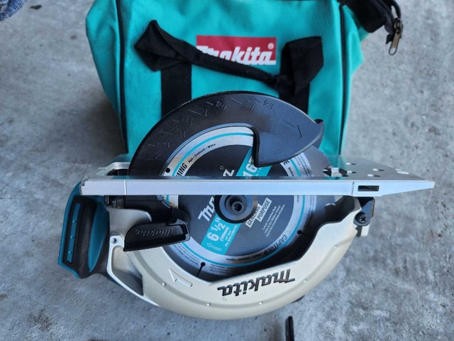 Makita DSS611 Circular Saw