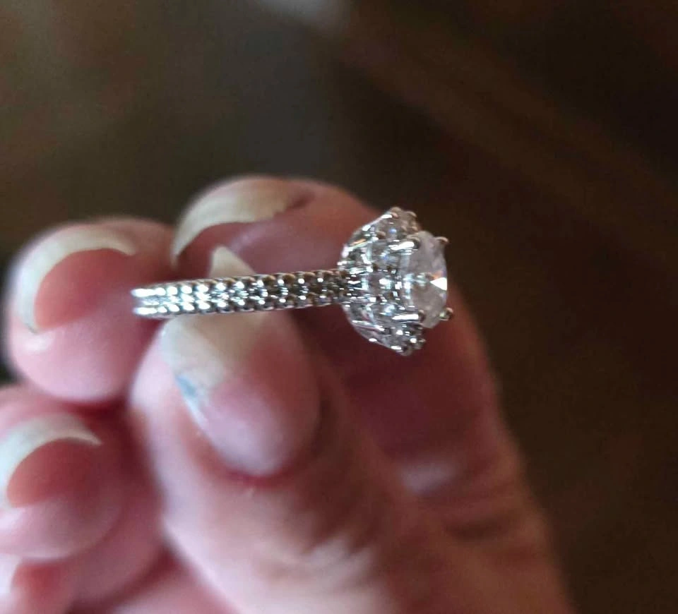 1 Carat Moissanite Diamond Ring Size 7 - photo 3