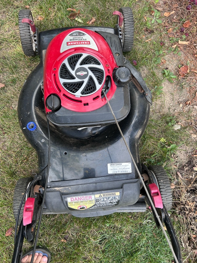 22 inch Craftsman self propelled lawnmower - photo 2