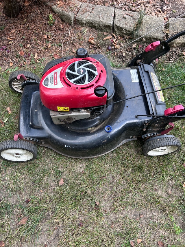 22 inch Craftsman self propelled lawnmower - photo 3