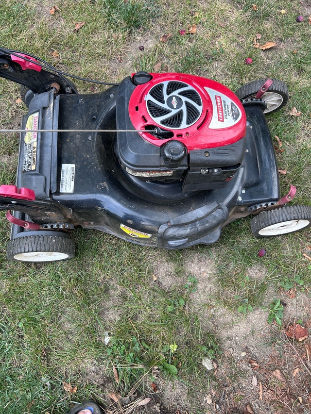 22 inch Craftsman self propelled lawnmower - photo 5