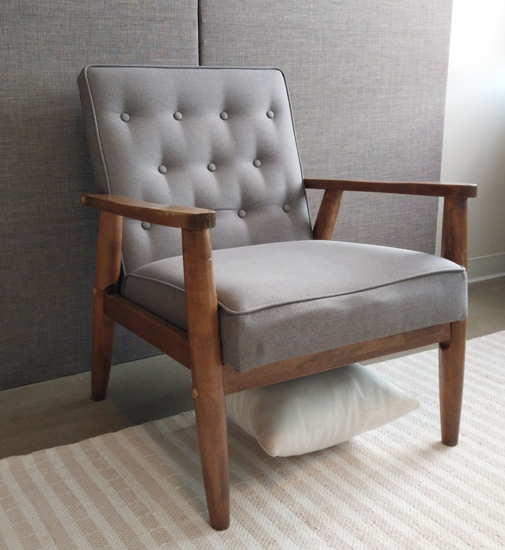 Mid-Century Modern Gray Lounge Chair—Baxton Studio Sorrento