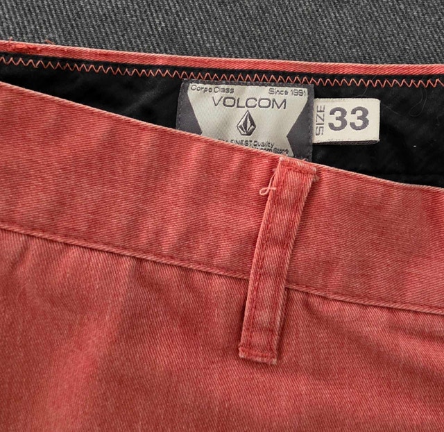 Volcom VMonty Coral/ Salmon Men’s Shorts. Size 33. Like new! - photo 3