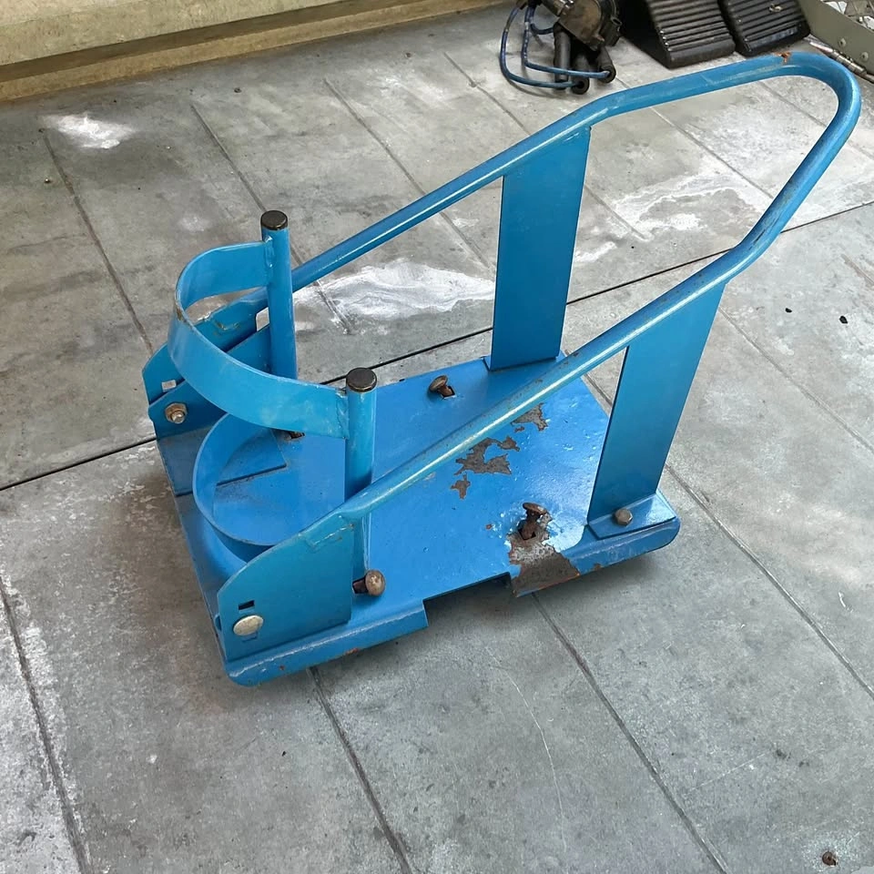 MOTORCYCLE CHOCK WITH HARDWARE