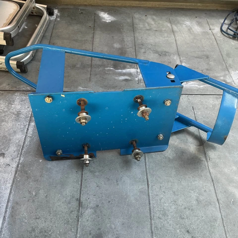 MOTORCYCLE CHOCK WITH HARDWARE - photo 3