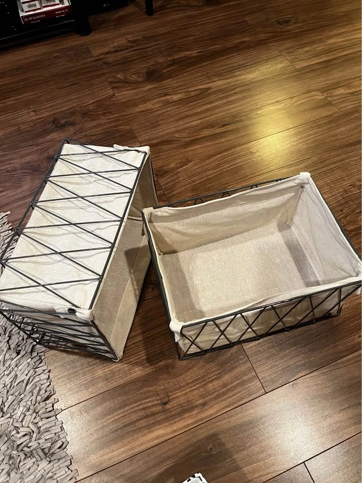 Set of 2 bins ( never used) - photo 2