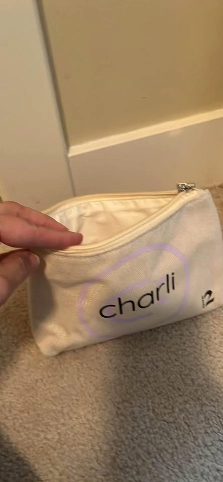 Makeup bag or pencil case - photo 3