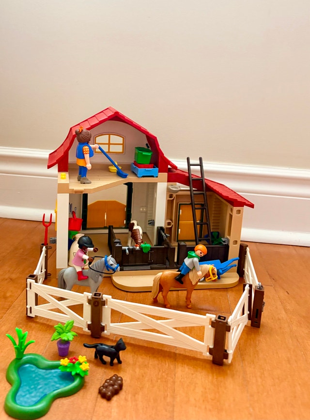 Play mobile Barn