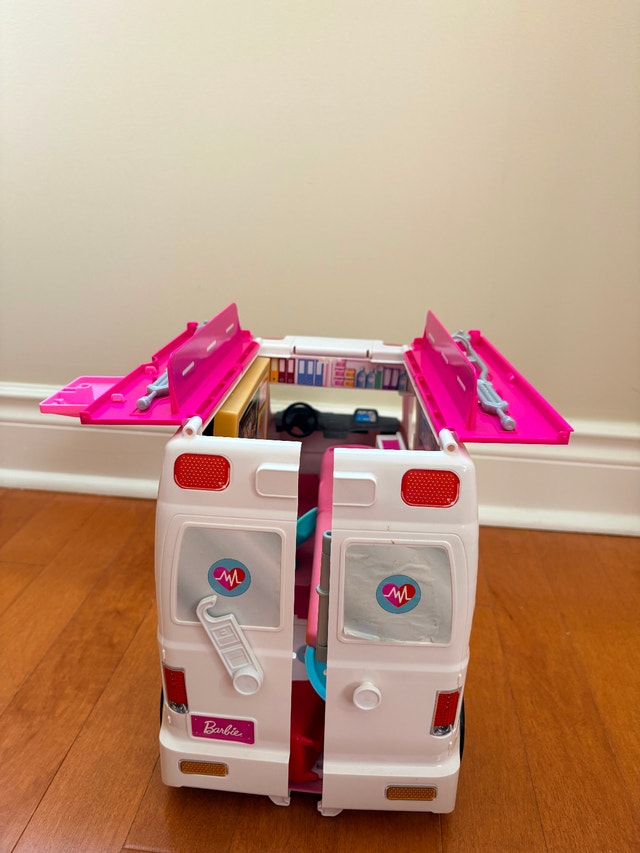 Mattel Barbie Ambulance with Working Sirens and Light - photo 3