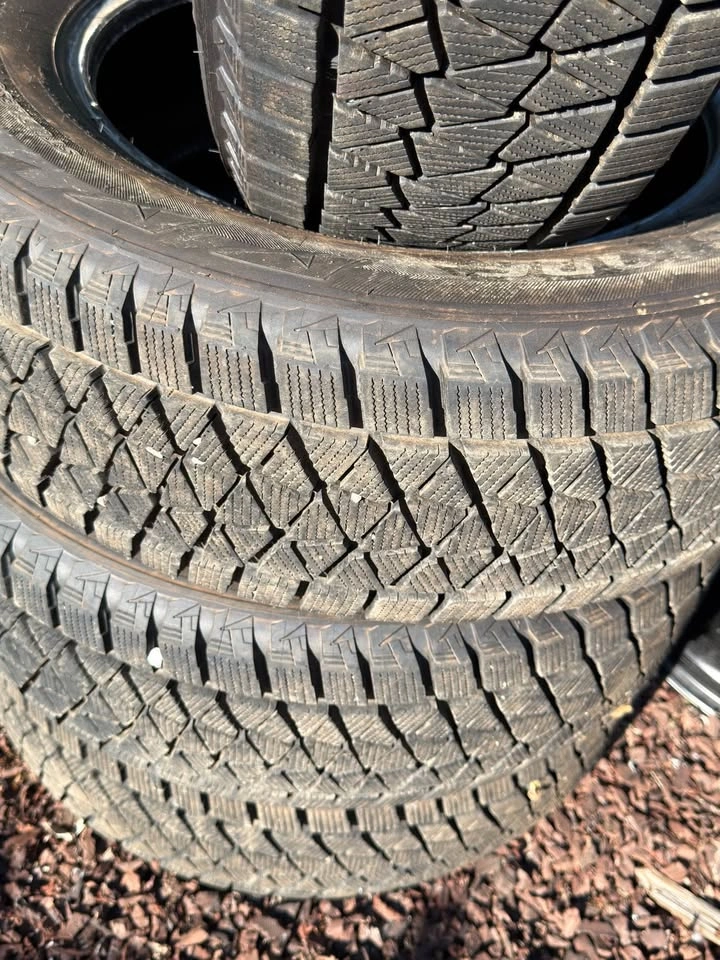 225/65/17 BRIDGESTONE BLIZZAK TIRES - photo 2