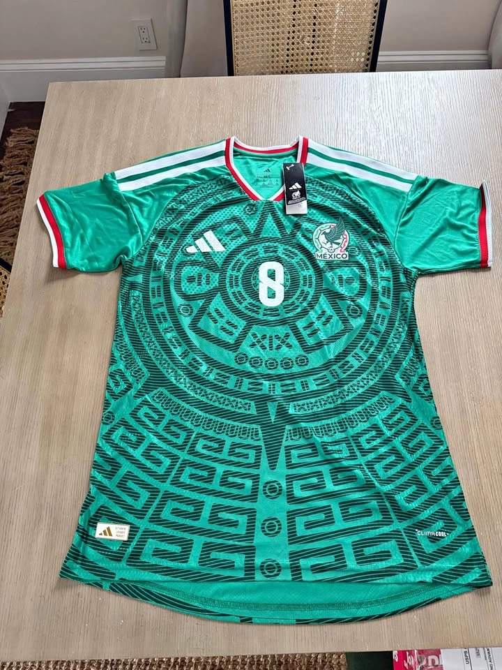 Mexico 2026 Soccer Jersey – #8 OLI – 2XL – New With Tags