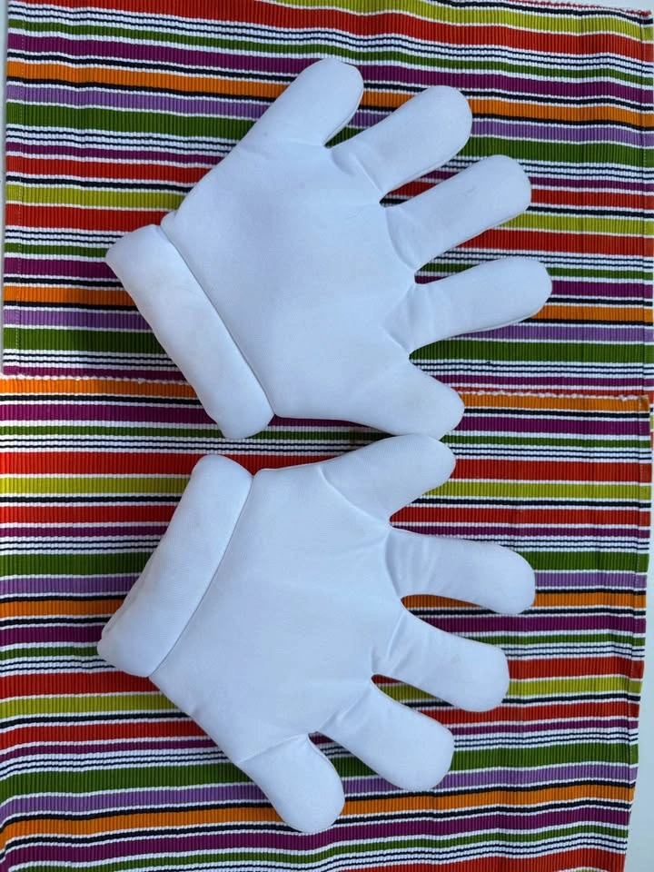 Super Mario pair of white gloves - photo 2