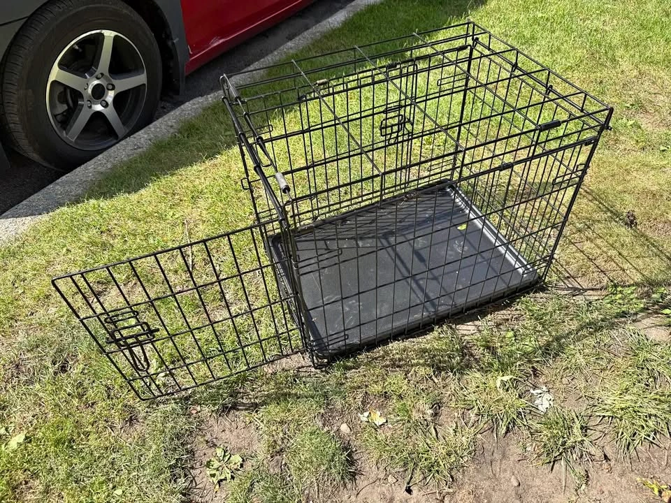 17”w x 24”long x 20”h dog crate