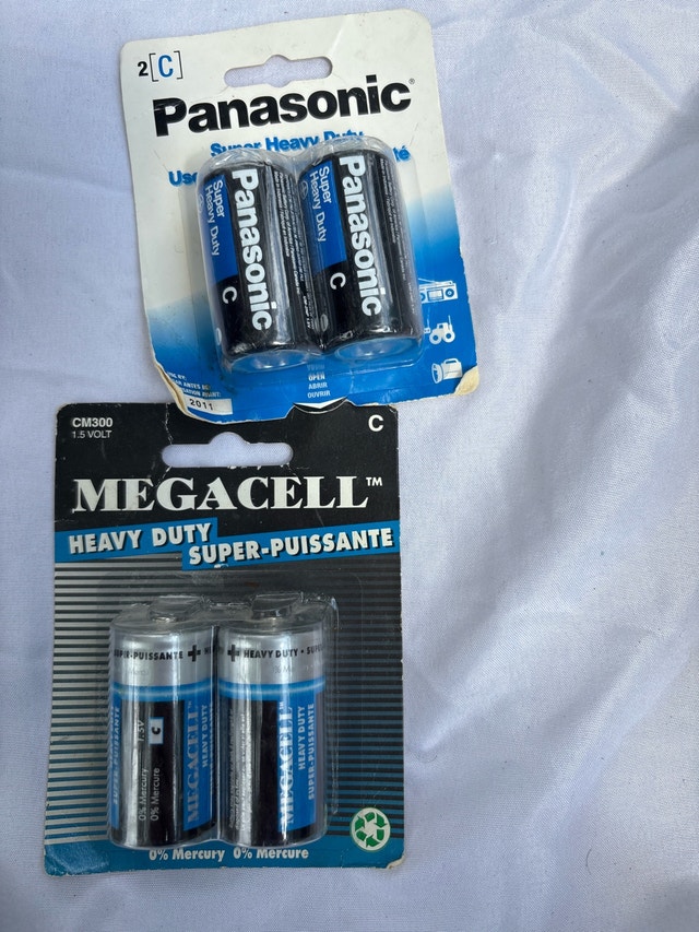 Panasonic and Eveready C and D Batteries - photo 4