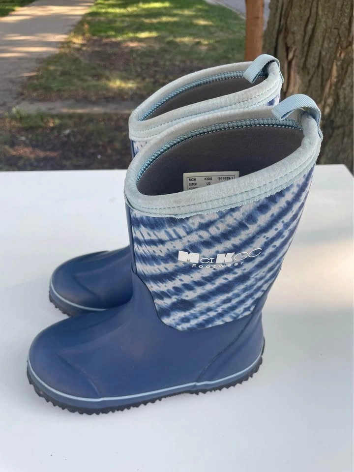 amazingly warm and waterproof kids boots size 2 - photo 2