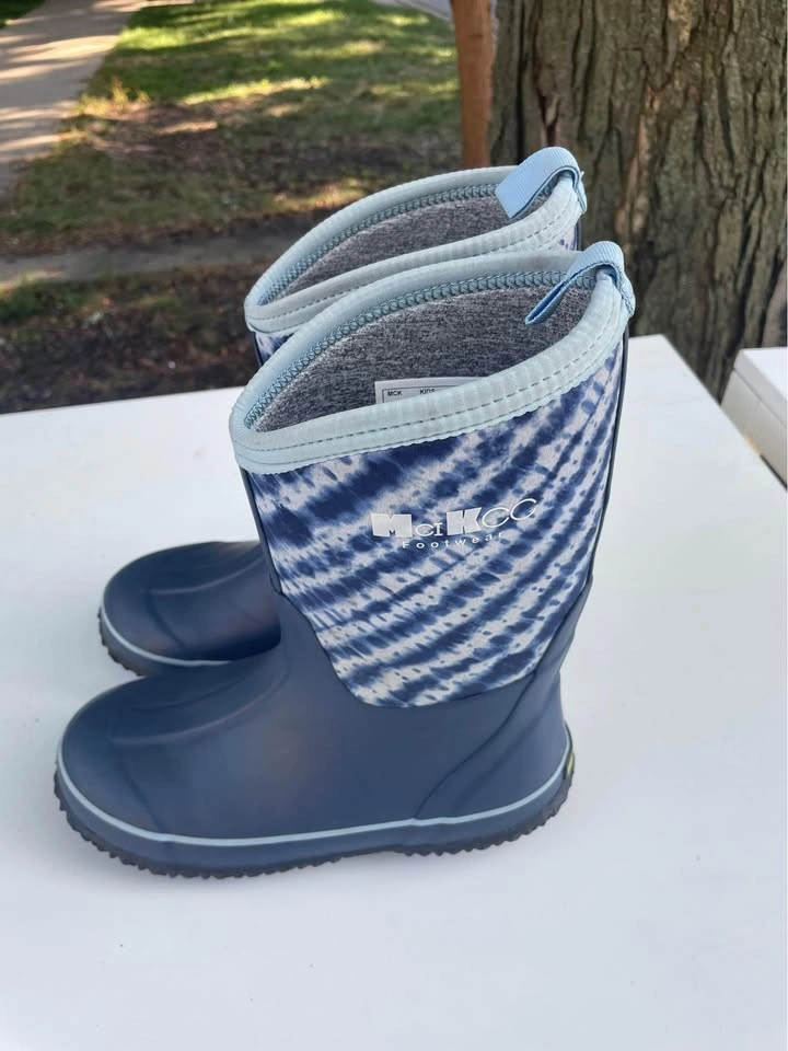 Amazingly warm and waterproof kids boots size 5 - photo 2