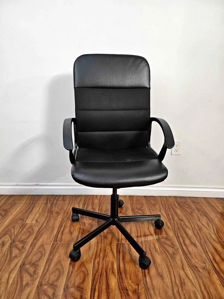 Black High-Back Office Chair