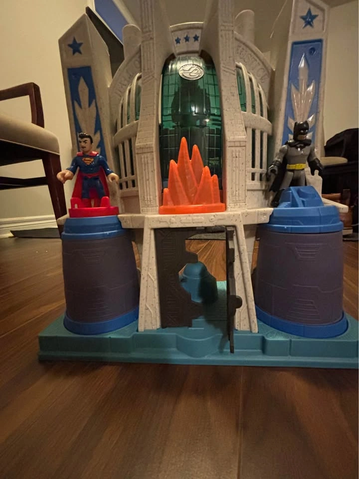 Hall of Justice Playset with figures - superman, batman - photo 3