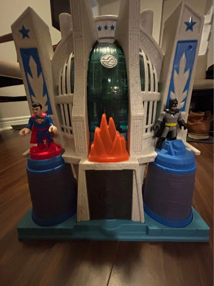 Hall of Justice Playset with figures - superman, batman - photo 4