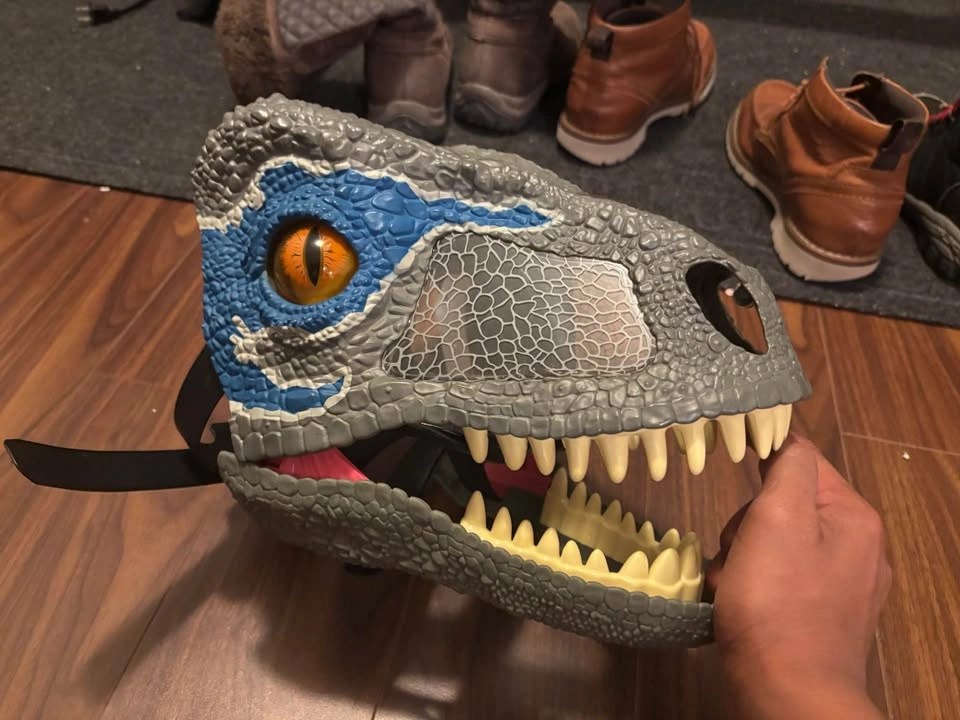 Jurassic World Chomp ‘N Road Velociraptor Blue mask - photo 3