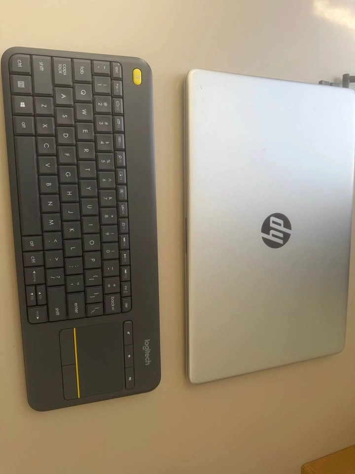 HP Laptop - photo 2