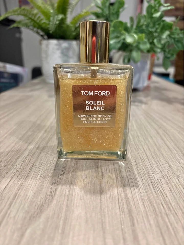 Tom Ford shimmering body oil