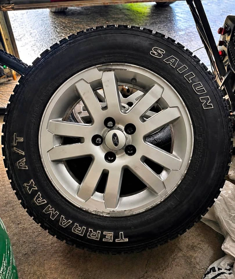 Ford Explorer 245/65R17 All-Terrain Tires & Alloy Rims - Set of