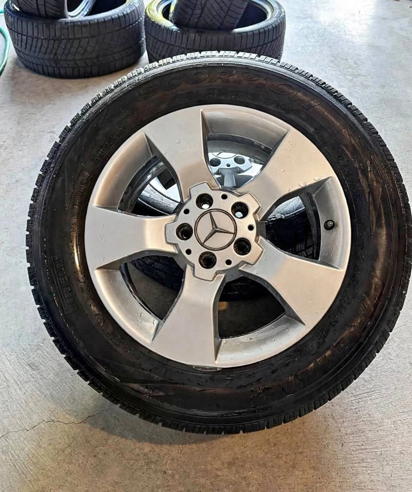 GLK 350 / GLC 300 235/60R17 Pirelli Winter Tires + OEM Rims