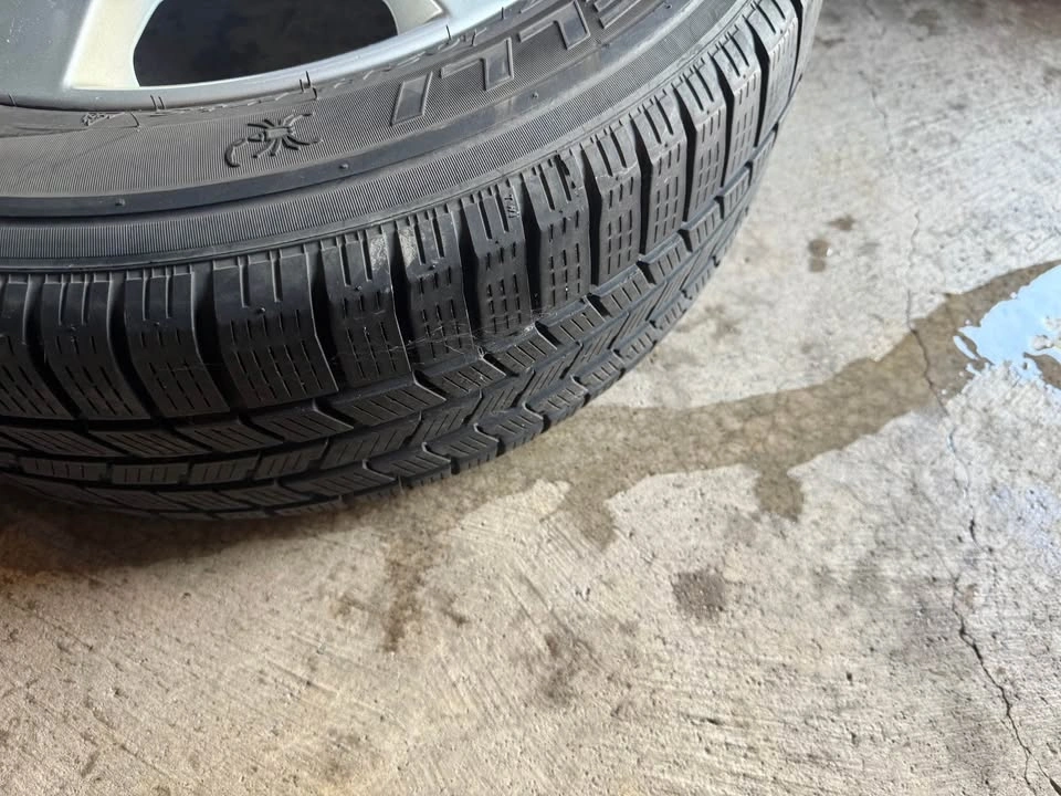 GLK 350 / GLC 300 235/60R17 Pirelli Winter Tires + OEM Rims - photo 3
