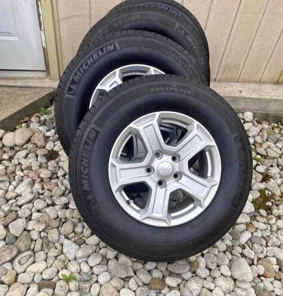 Jeep Wrangler Michelin Tires 245/75R17 & OEM Rims Set