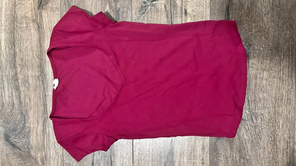Garage V neck top red xs