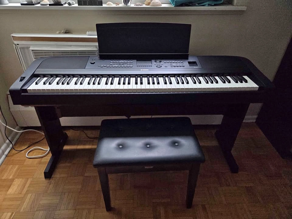 Yamaha DGX-670B + Wooden Stand — Like New