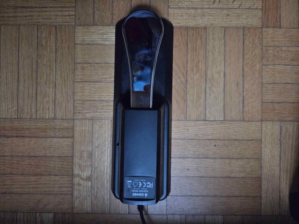 Yamaha DGX-670B + Wooden Stand — Like New - photo 4