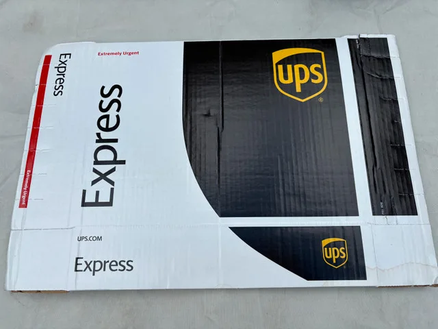 A Bunch of UPS Express Paks image indicator(5)