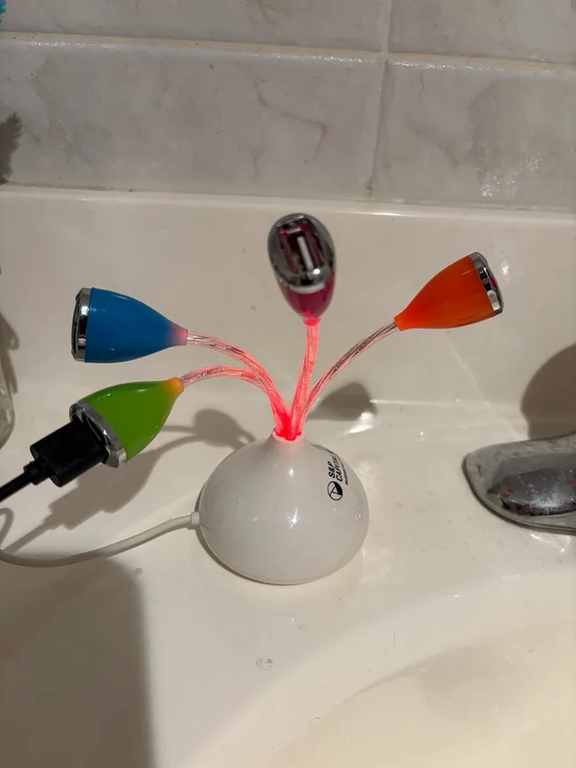 USB Charging Thingy thumbnail