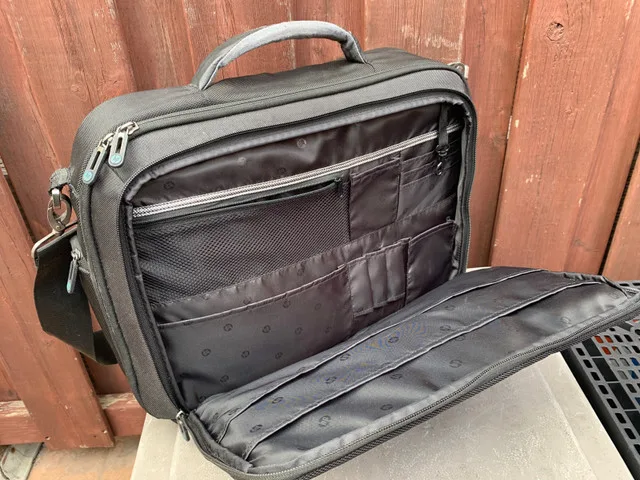 HP Laptop Bag. Business case. image indicator(3)