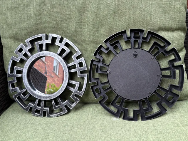 Small Mirror Wall Decor image indicator(2)