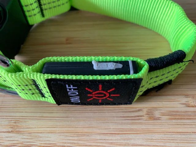 Light-up pet collar. image indicator(2)