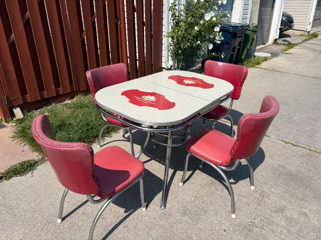 Vintage Diner Table and Chairs thumbnail