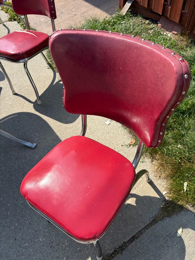 Vintage Diner Table and Chairs image indicator(2)