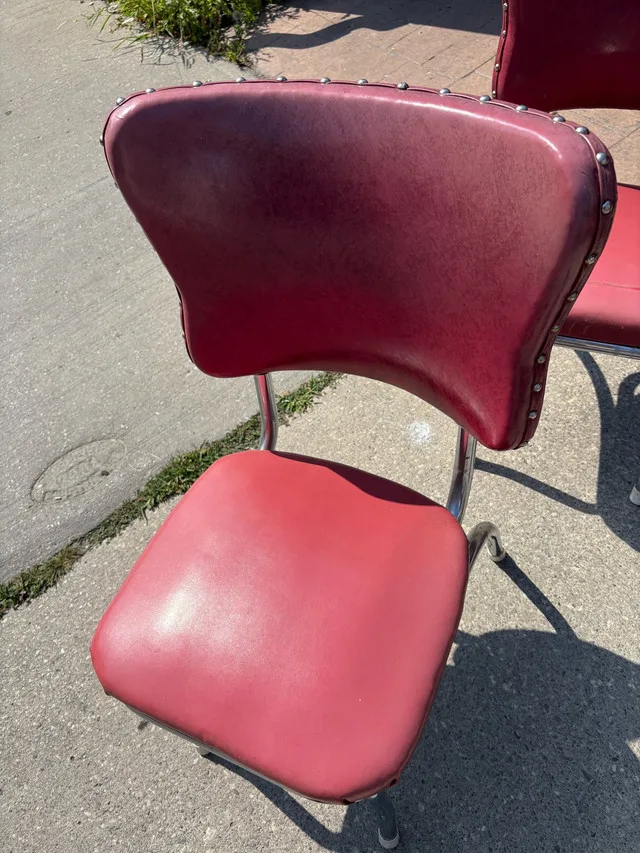 Vintage Diner Table and Chairs image indicator(3)