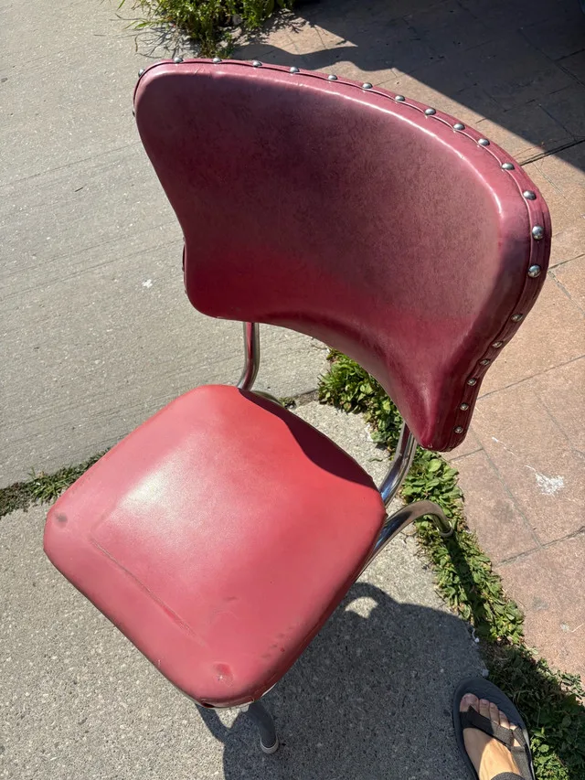 Vintage Diner Table and Chairs image indicator(4)