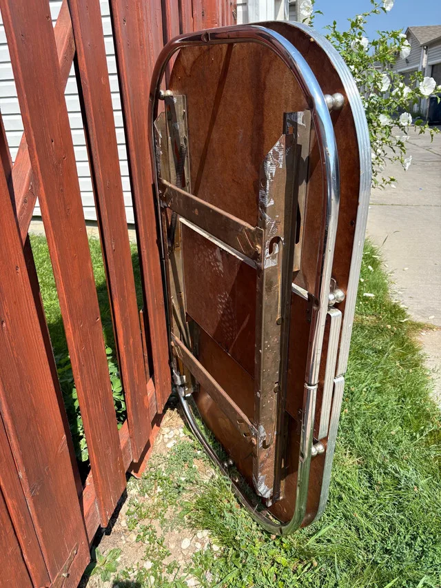 Vintage Diner Table and Chairs image indicator(7)