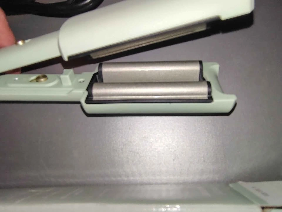 Conair Mini Waver – Open Box (Tested & Working) - photo 4