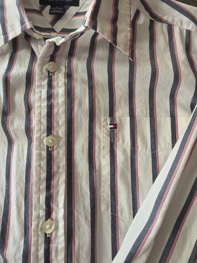 Tommy Hilfiger Boy's Large (10 - 12) dress shirt. Like new! - photo 2