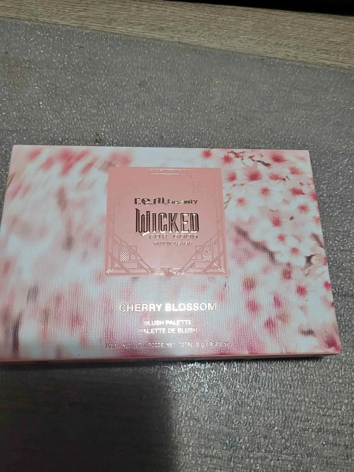r.e.m. beauty Wicked Cherry Blossom Blush Palette