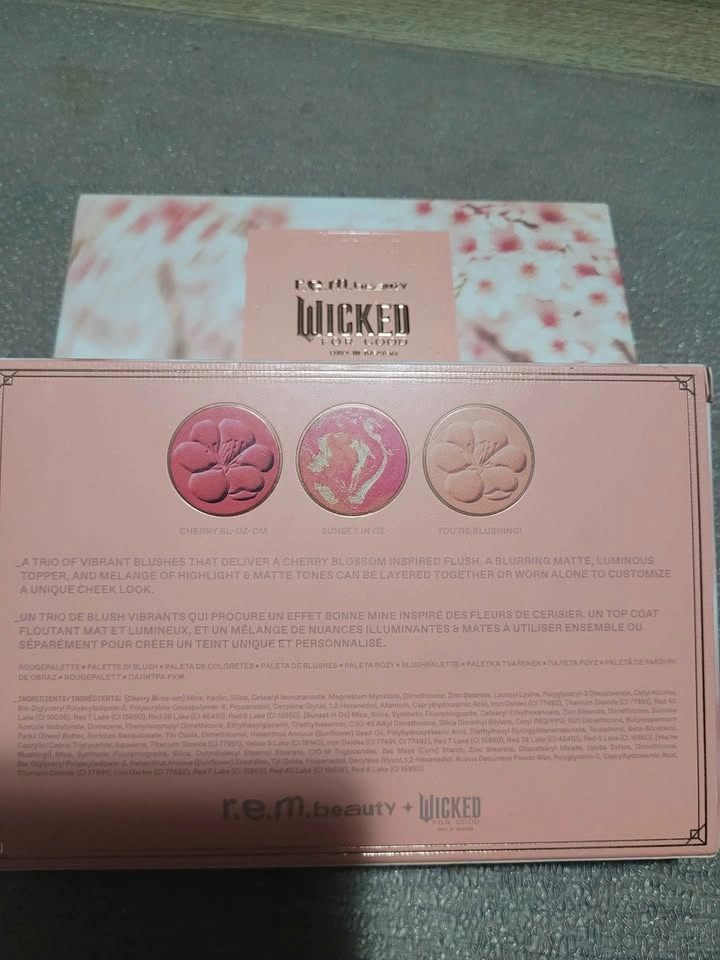 r.e.m. beauty Wicked Cherry Blossom Blush Palette - photo 2