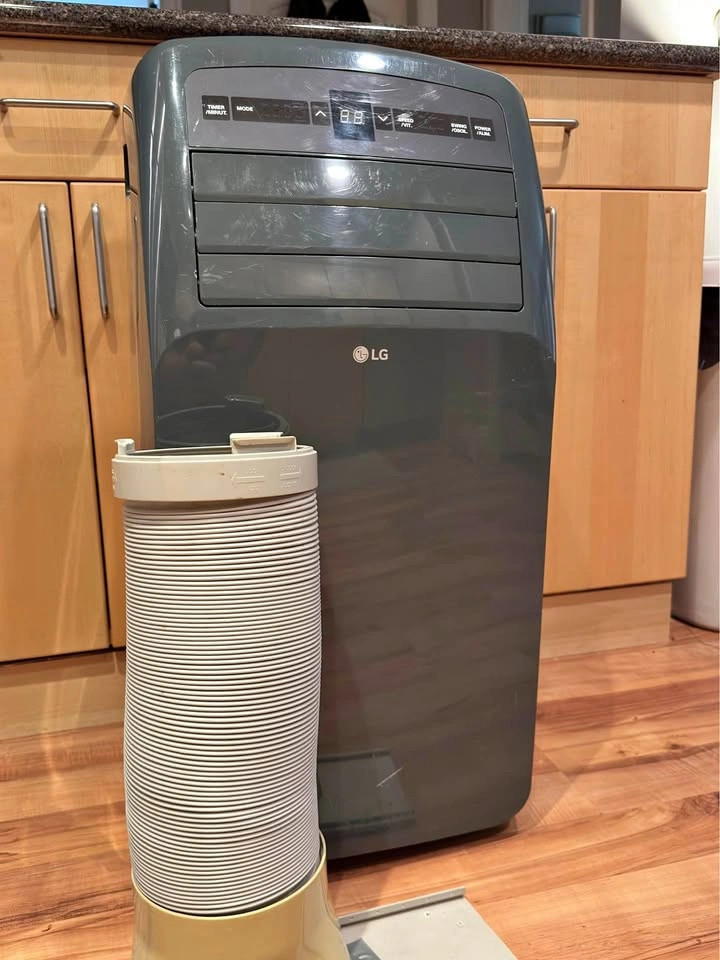LG Air Conditioner 12000 BTU