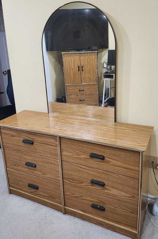 Furniture Set: Sofa and Matching Bedroom Dressers - photo 4